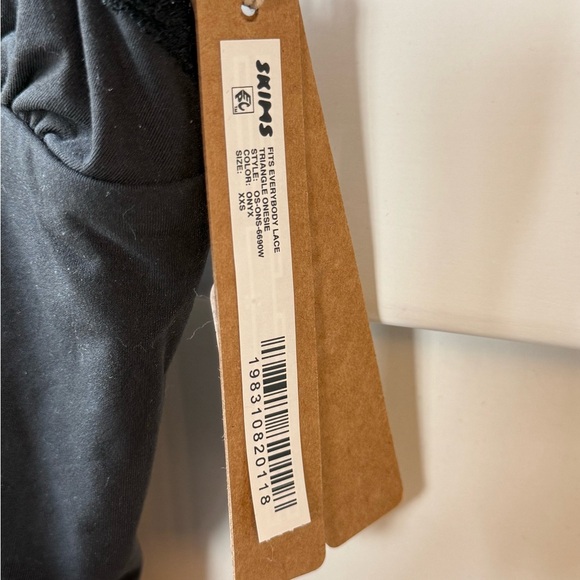 SKIMS FITS EVERYBODY LACE
TRIANGLE ONESIE SZ XXS - Picture 3 of 4